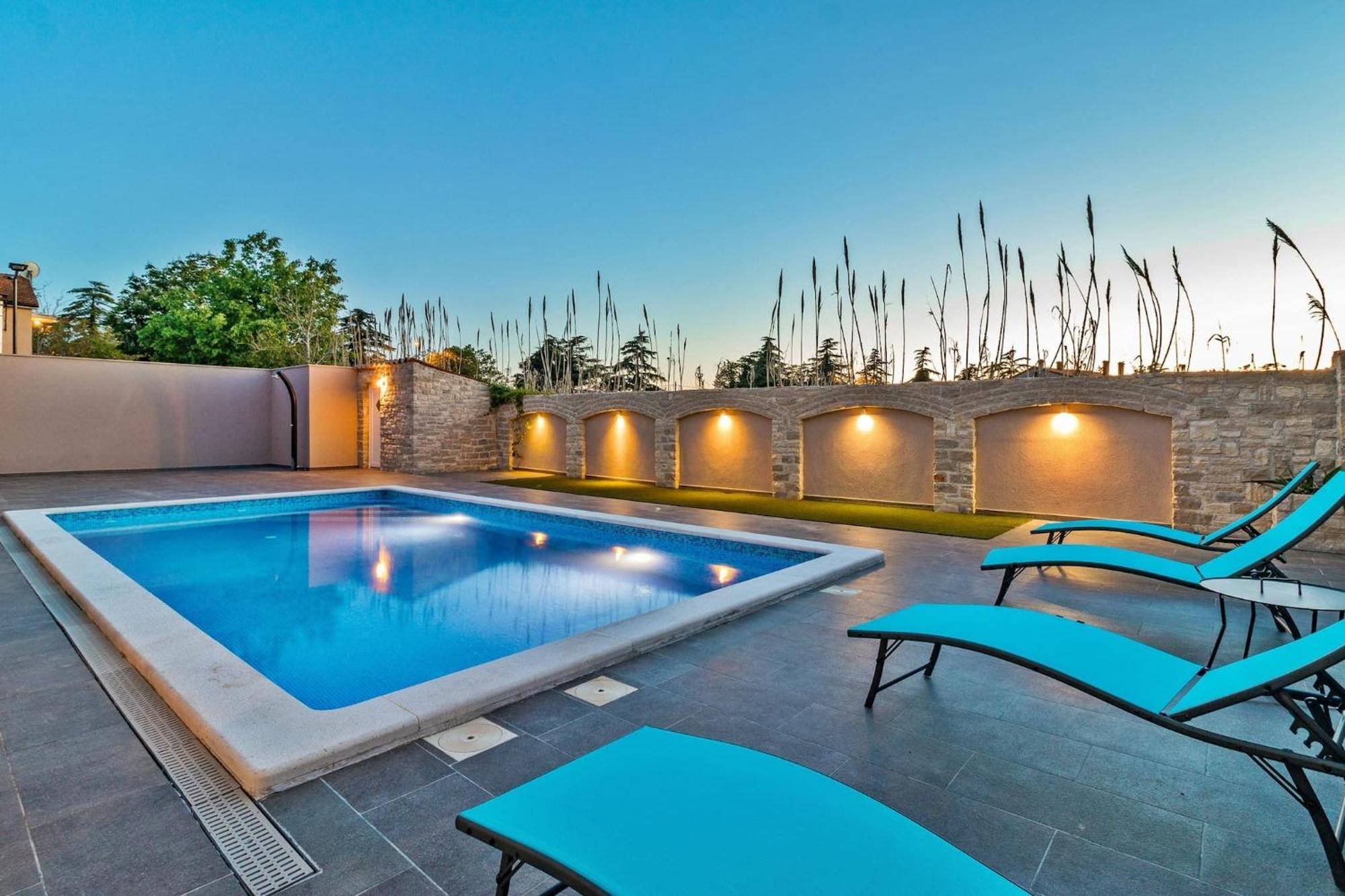 Philippo And Nika Villa