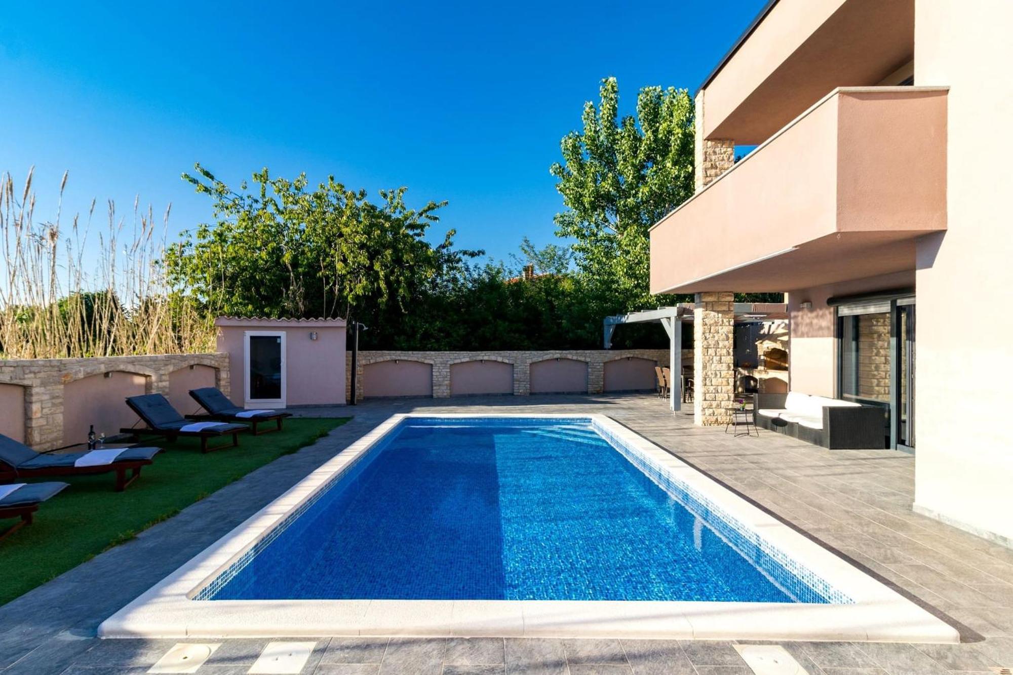 Villa Philippo And Nika *